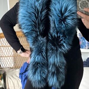 Fox Elegant fur stole. Snap closer. Tails can snap off see photos
